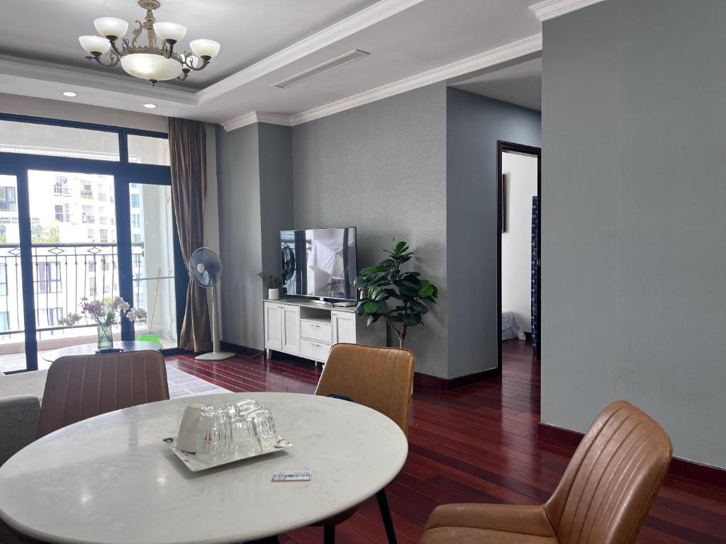 Vinhomes Royal City Luxury Apartment 3Br – Hanoi